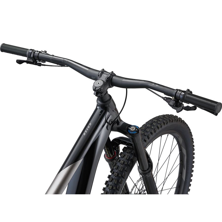 Giant Reign 2 Black/Metal Giant Reign 2 Black/Metal